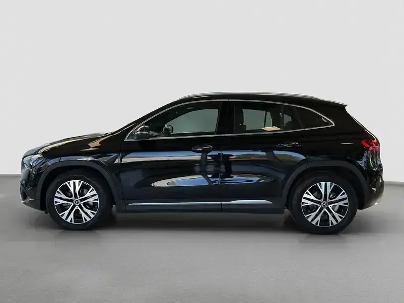 Gebraucht Mercedes GLA200 150 PS (110 kW) 2025 Metalliclack kosmosschwarz SUV