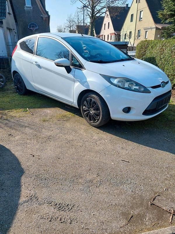 Gebraucht Ford Fiesta 60 PS (44 kW) 2008 Weiß Kleinwagen