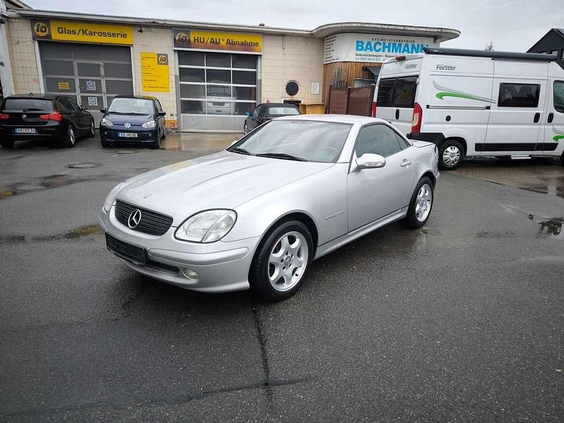 Iridiumsilber metalliclack Gebraucht 2012 Mercedes C180 Limousine | 13.500 € (Fairer Preis) - Bild 1/4