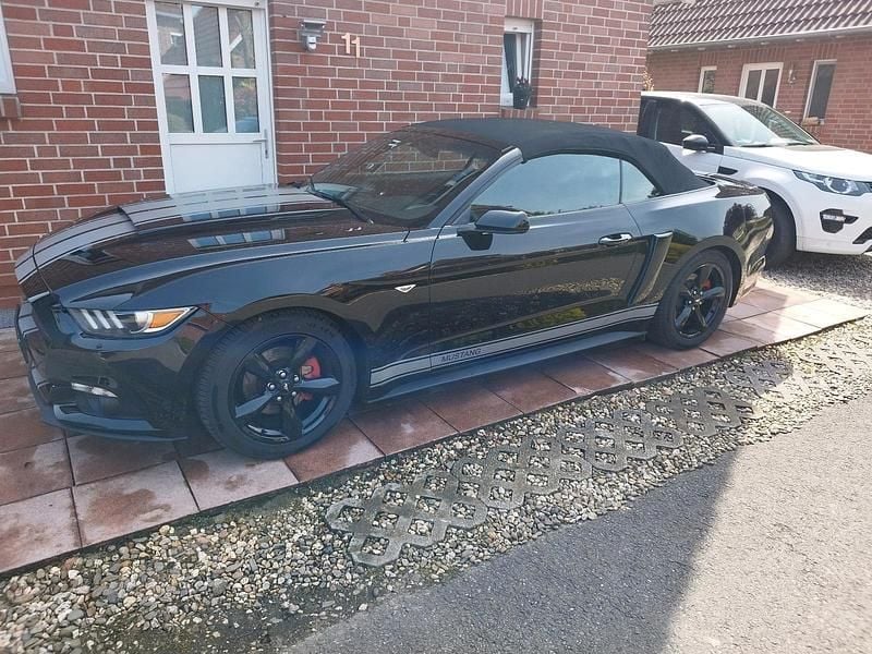 Second-hand Ford Mustang 308 CP (226 kW) 2016 Negru Cabrio