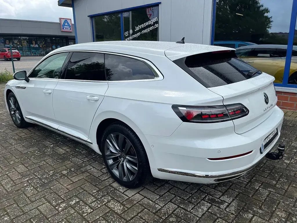 Gebraucht VW Arteon Elegance 190 PS (139 kW) 2024 Oryxweiss perlmutteffekt Kombi