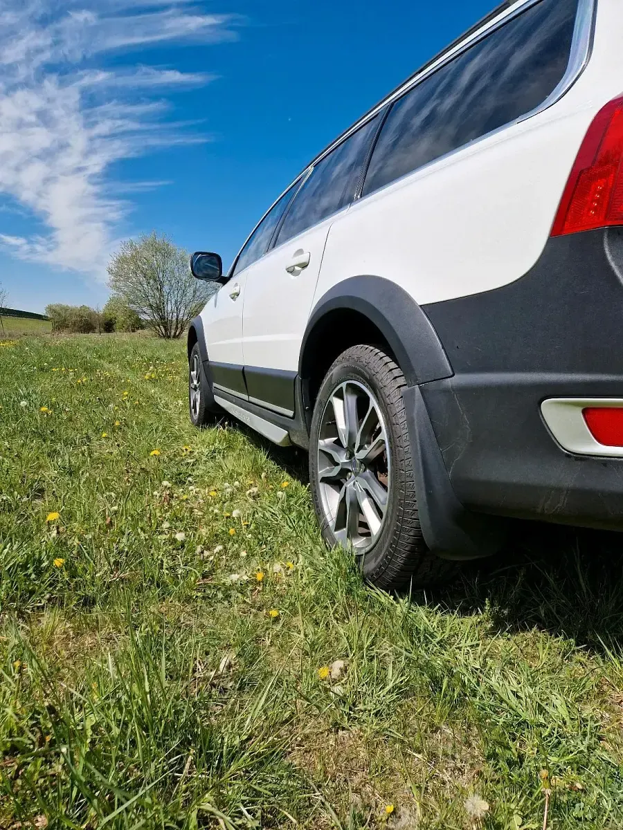 Gebraucht Volvo XC70 329 PS (241 kW) 2011 Weiß Kombi