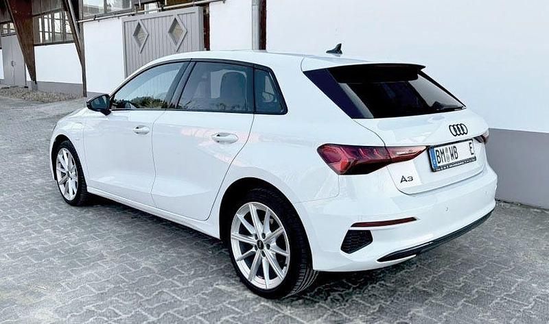 Gebraucht Audi A3 Sportback e-tron Advanced 204 PS (150 kW) 2024 Weiß Kleinwagen