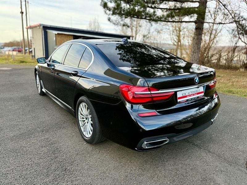 Gebraucht BMW 740 Performance 320 PS (235 kW) 2017 Schwarz Limousine