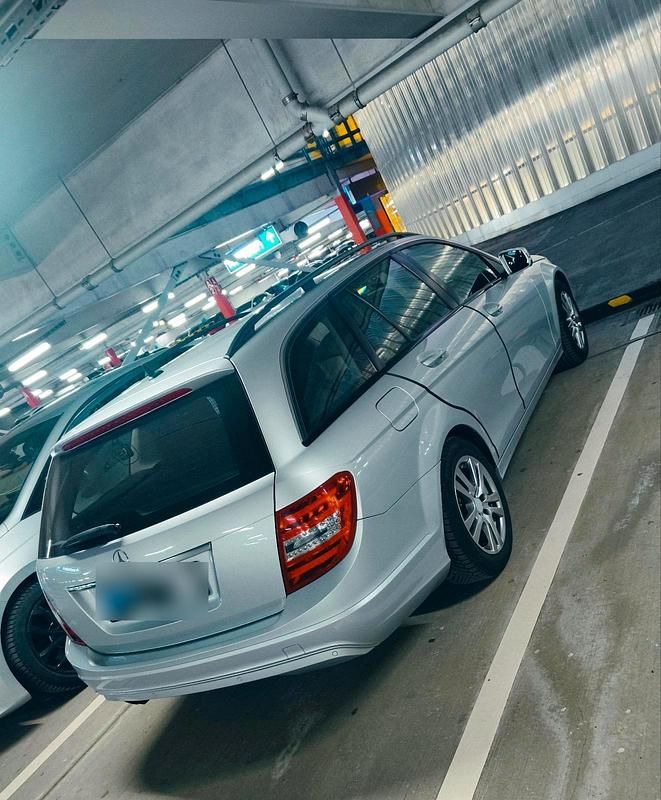 Gebraucht Mercedes C200 136 PS (100 kW) 2012 Grau Kombi