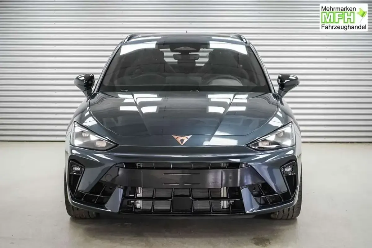 Neu Cupra Leon VZ 333 PS (244 kW) 2026 Magnetic grau metallic (s7) Kombi