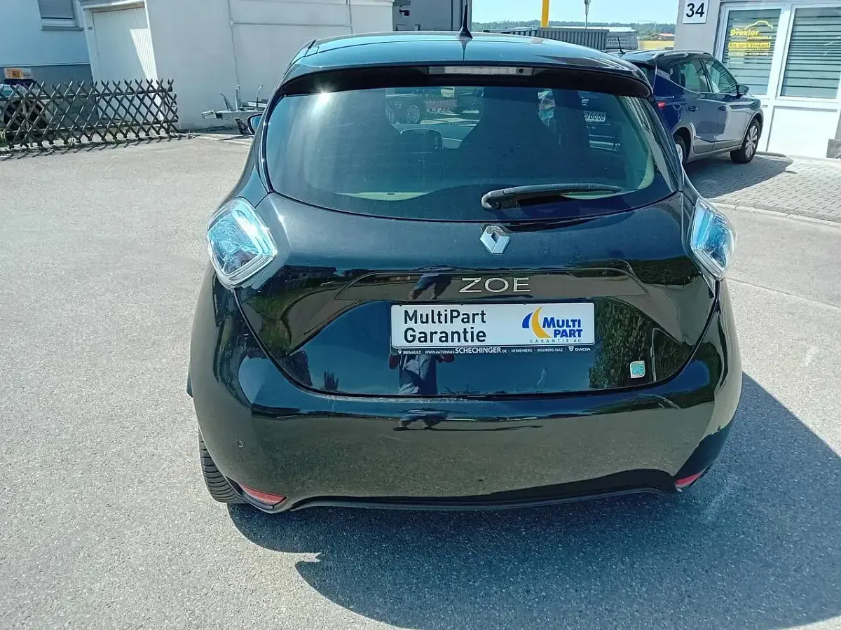 Gebraucht Renault Zoe Intens 42 kW (58 PS) 2017 Sternenschwarz Kleinwagen