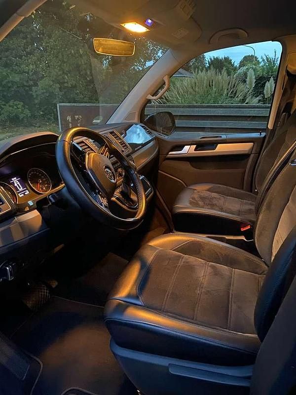 Gebraucht VW Multivan Comfortline 150 PS (110 kW) 2018 Schwarz Van