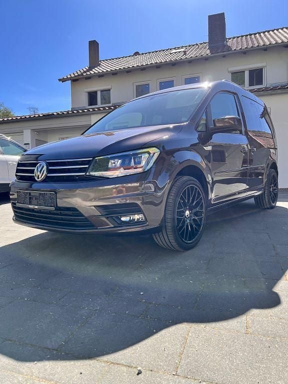Usata VW Caddy S 150 CV (110 kW) 2017 Marrone Monovolume
