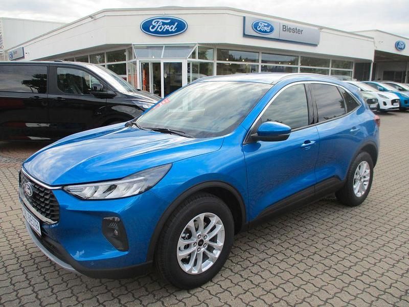 Desert island blue Neu 2025 Ford Kuga Titanium SUV | 39.990 € - Bild 1/4