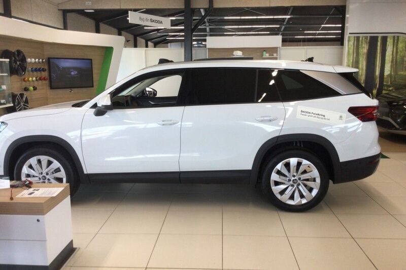 Weiß Neu 2025 Skoda Kodiaq Selection SUV | 46.990 € (Teuer) - Bild 1/4