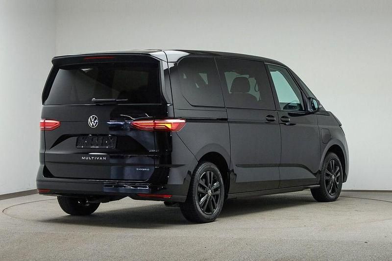 Gebraucht VW Multivan Life 218 PS (160 kW) 2022 Deep black perleffekt Van