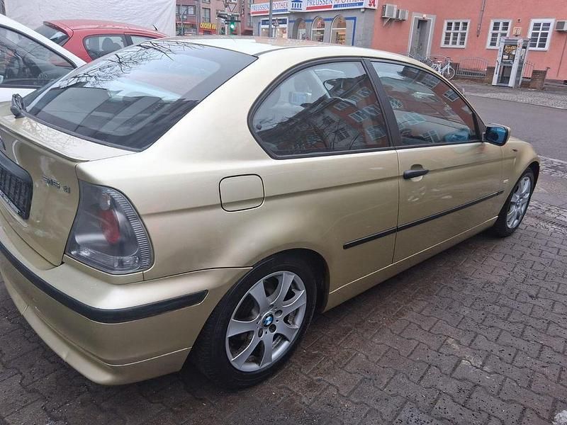 Gebraucht BMW 316 116 PS (85 kW) 2002 Gold Limousine