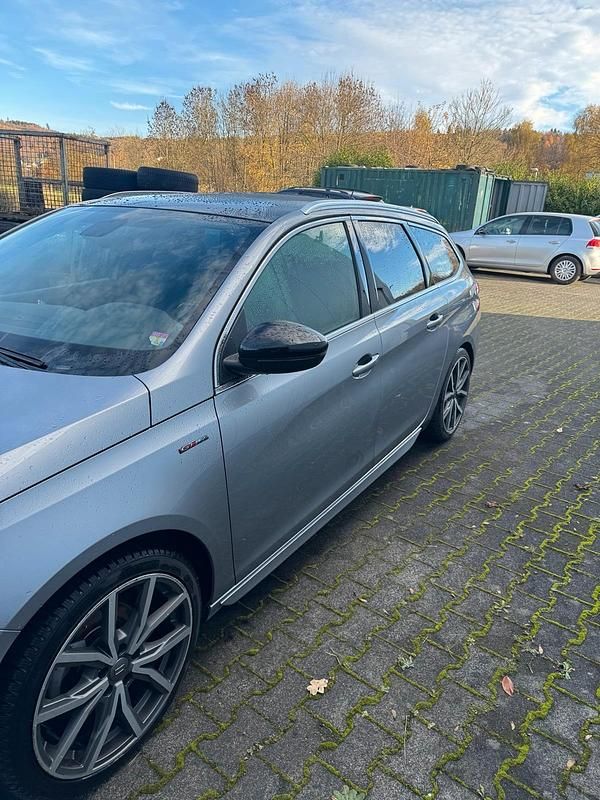 Gebraucht Peugeot 308 SW GT-line 131 PS (96 kW) 2017 Grau Kombi