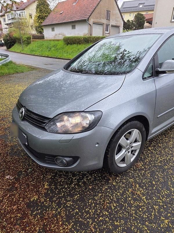 Second-hand VW Golf VI 105 CP (77 kW) 2011 Argintiu Hatchback