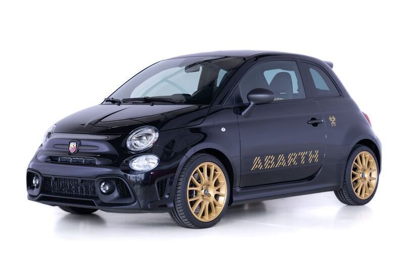 Gebraucht Abarth 695 179 PS (131 kW) 2024 Schwarz Kleinwagen