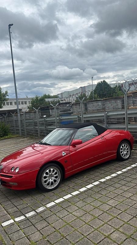 Rot Gebraucht 1997 Alfa Romeo Spider Cabrio | 4.500 € - Bild 1/4