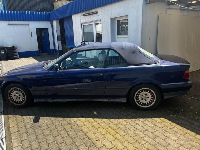 Gebraucht BMW 320 Cabriolet Performance 150 PS (110 kW) 1996 Blau Cabrio
