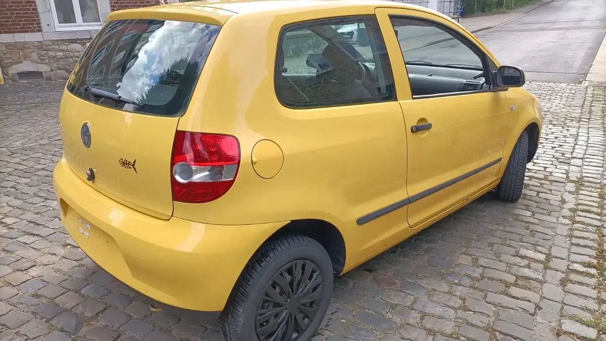 Używany VW Fox 54 KM (39 kW) 2005 Żółty Hatchback