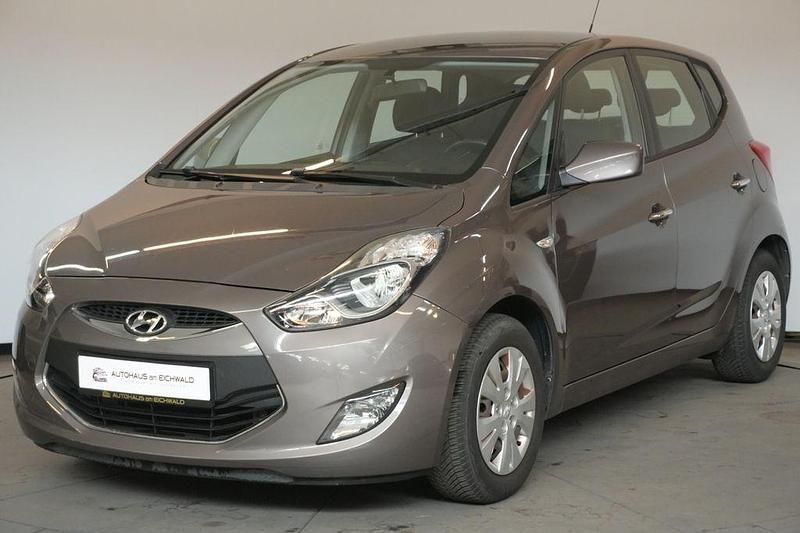Braun Gebraucht 2014 Hyundai ix20 Edition Van / Kleinbus | 9.480 € (Guter Preis) - Bild 1/4