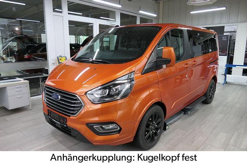 Gebraucht Ford Tourneo Titanium 185 PS (136 kW) 2021 Orange Kombi