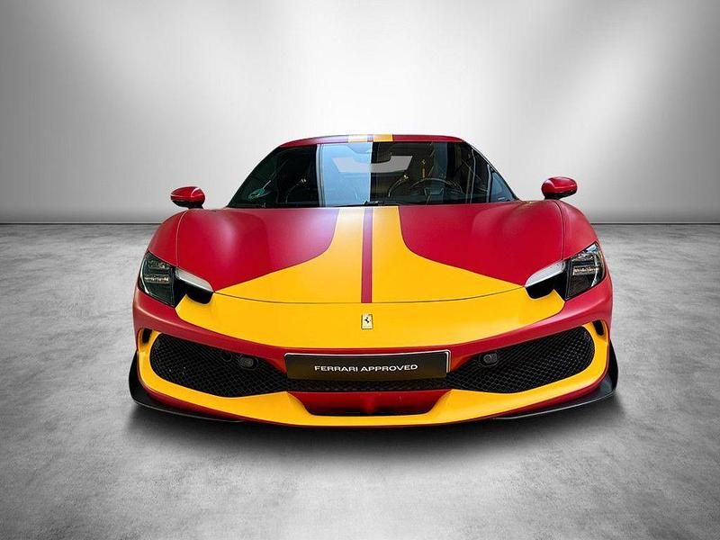 Gebraucht Ferrari 296 829 PS (609 kW) 2023 Rosso ferrari f175 opaco Coupé