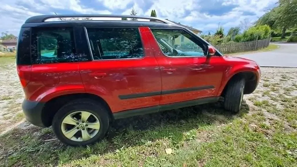 Gebraucht Skoda Yeti Plus Edition 140 PS (102 kW) 2013 Rot SUV