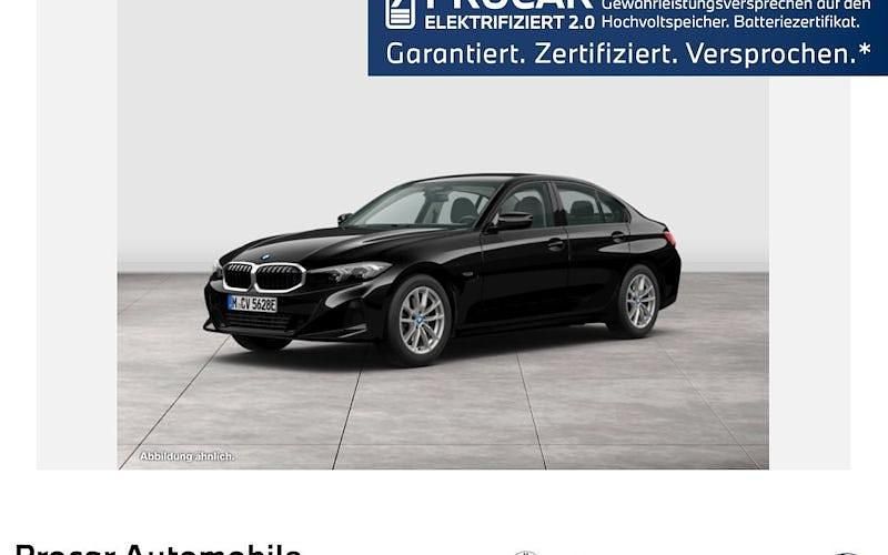 Schwarz Gebraucht 2022 BMW 320e Shadowline Limousine | 29.359 € (Guter Preis) - Bild 1/4