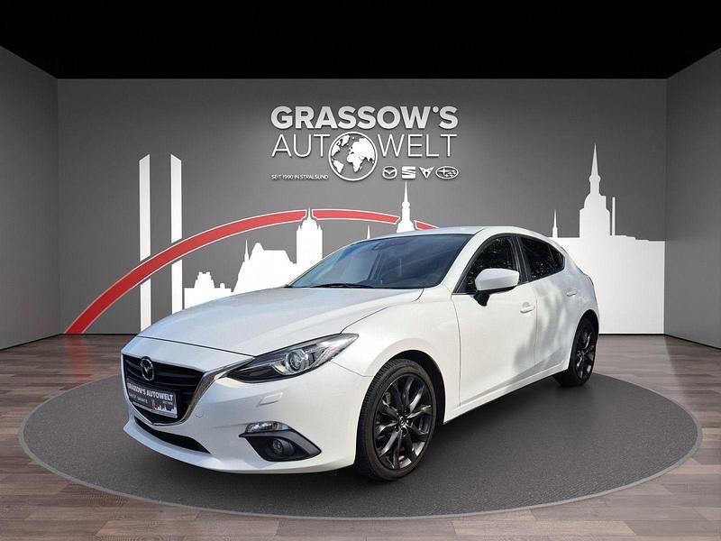 Weiß Gebraucht 2016 Mazda 3 Nakama Limousine | 13.990 € (Fairer Preis) - Bild 1/4