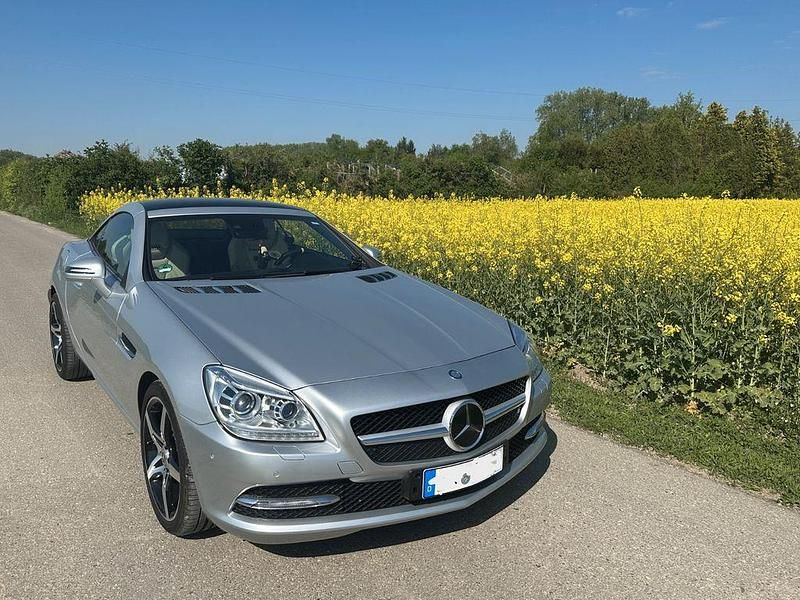 Gebraucht Mercedes SLK250 204 PS (150 kW) 2011 Silber Cabrio
