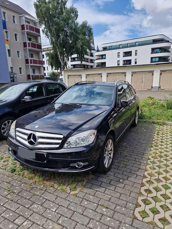 Schwarz Gebraucht 2010 Mercedes C200 Kombi | 13.000 € - Bild 1/4