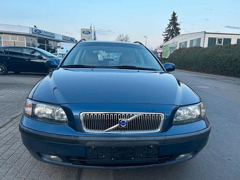 Blau Gebraucht 2002 Volvo V70 Comfort Kombi | 3.999 € (Fairer Preis) - Bild 1/4