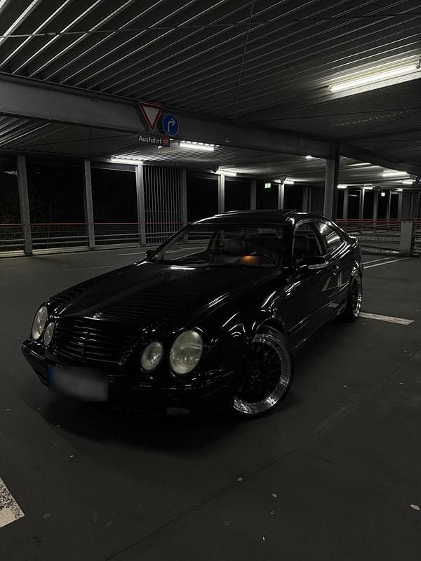 Usata Mercedes CLK430 279 CV (205 kW) 2000 Nero Coupé