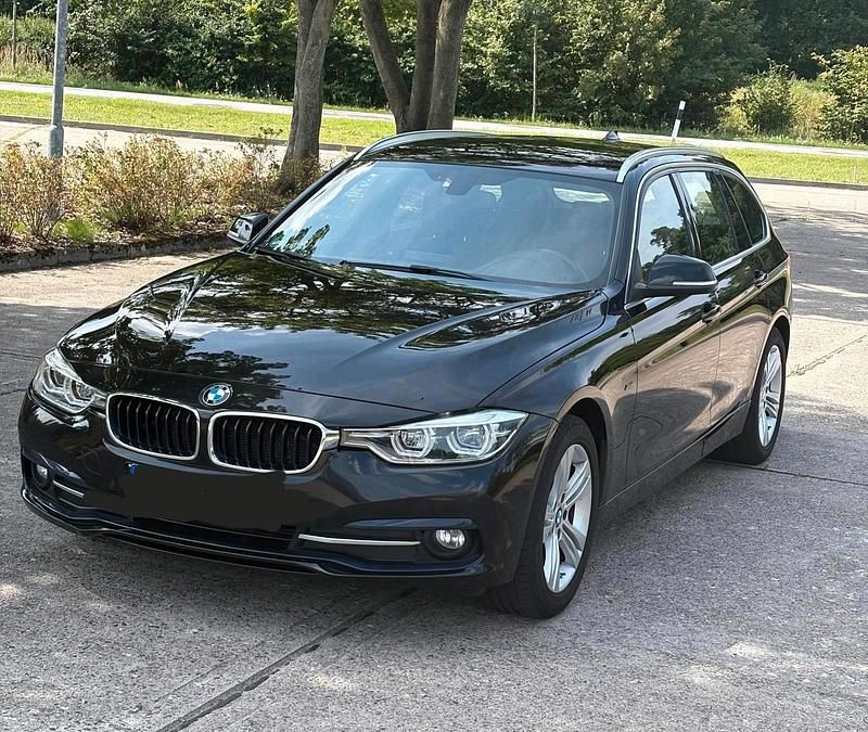 Schwarz Gebraucht 2015 BMW 318 Sport Line Kombi | 10.300 € (Guter Preis) - Bild 1/4