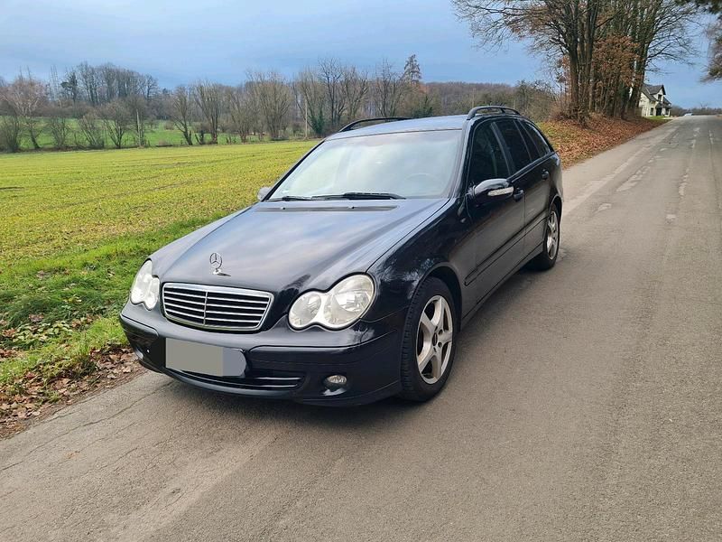 Gebraucht Mercedes C220 150 PS (110 kW) 2006 Schwarz Kombi