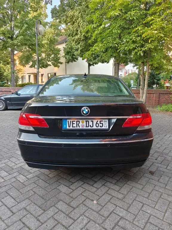 Gebraucht BMW 750 367 PS (269 kW) 2007 Schwarz Limousine