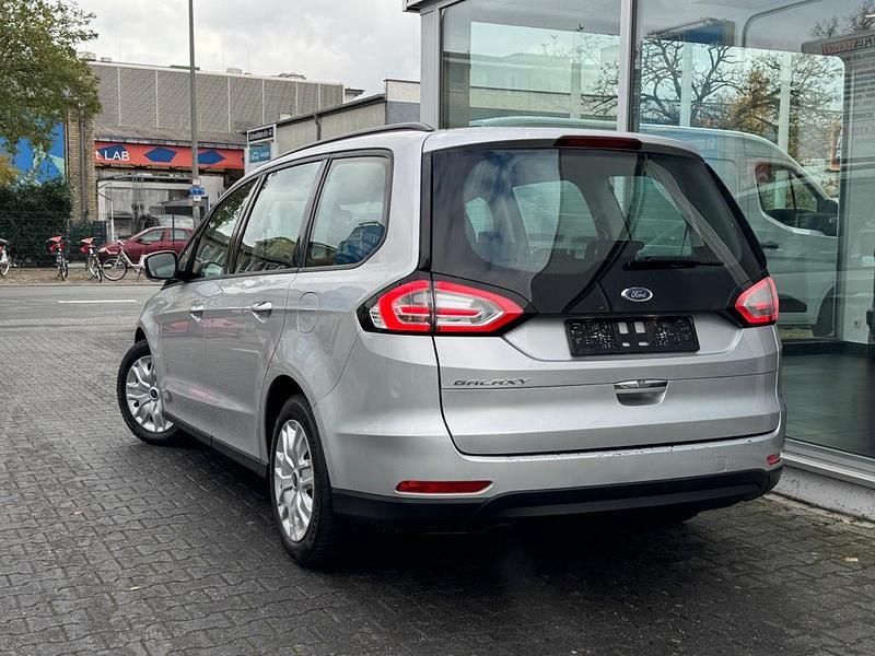 Gebraucht Ford Galaxy Trend 150 PS (110 kW) 2017 Silber Van / Kleinbus