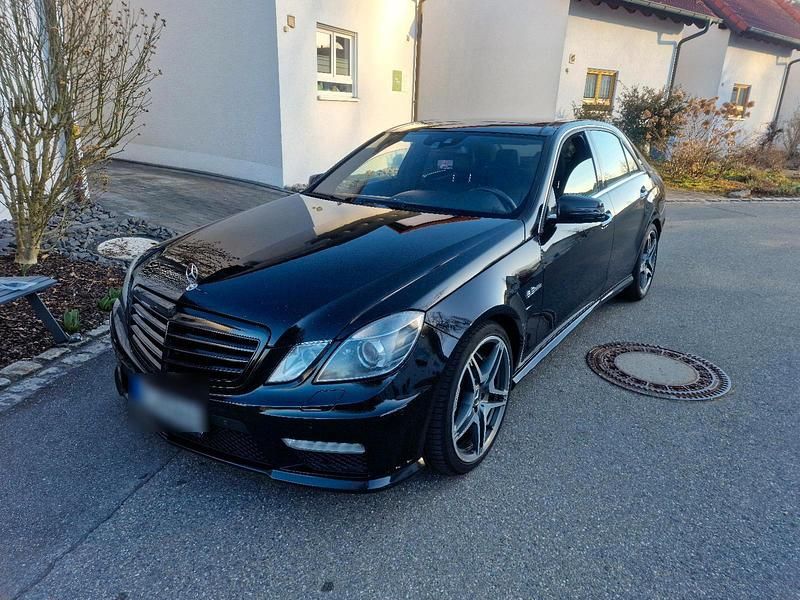 Schwarz Gebraucht 2009 Mercedes E63 AMG AMG Limousine | 26.500 € - Bild 1/4