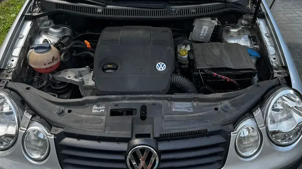 Gebraucht VW Polo 54 PS (39 kW) 2003 Silber Limousine