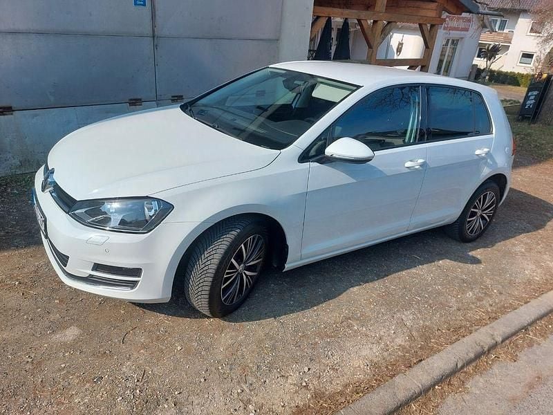 Gebraucht VW Golf VII Allstar 86 PS (63 kW) 2017 Weiß Limousine