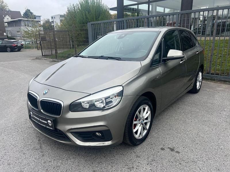 Silber Gebraucht 2015 BMW 220 Active Tourer Basis Van / Kleinbus | 9.950 € (Guter Preis) - Bild 1/4