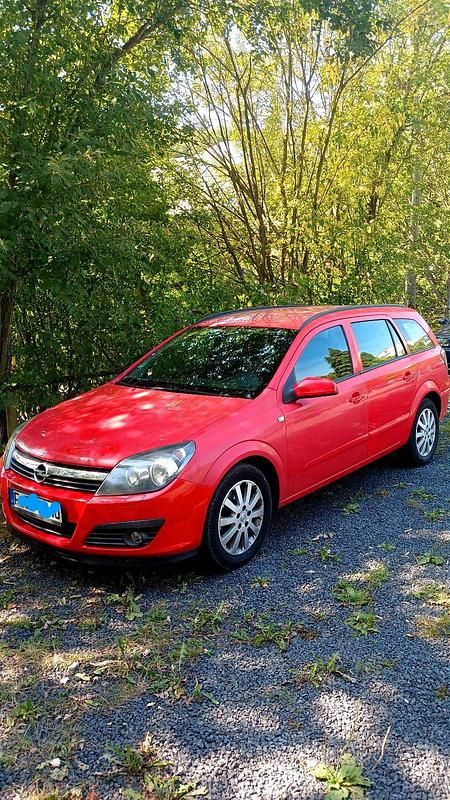 Rot Gebraucht 2006 Opel Astra Kombi | 1.400 € (Etwas zu teuer) - Bild 1/4