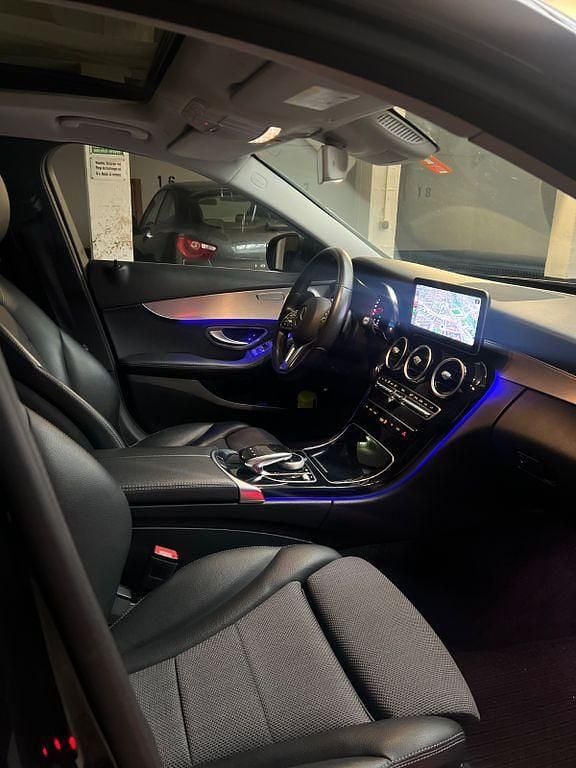 Schwarz Gebraucht 2020 Mercedes C180 Limousine | 22.900 € (Guter Preis) - Bild 1/4
