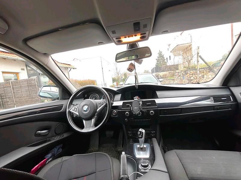 Gebraucht BMW 520 177 PS (130 kW) 2010 Schwarz Kombi