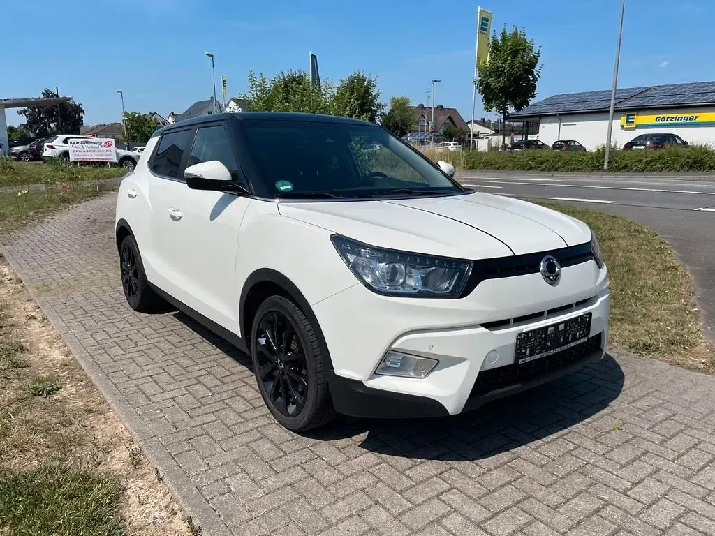 Gebraucht SsangYong Tivoli 128 PS (94 kW) 2018 Weiß SUV