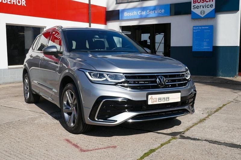 Pyrit silber Gebraucht 2022 VW Tiguan Allspace R-line SUV | 38.990 € (Fairer Preis) - Bild 1/4