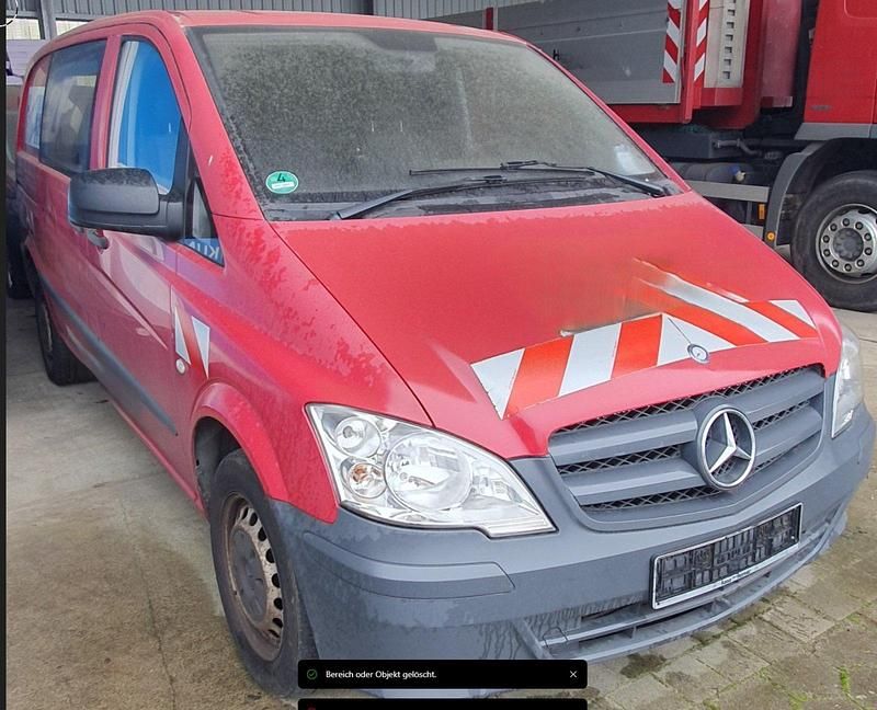 Gebraucht Mercedes Vito 95 PS (69 kW) 2011 Rot