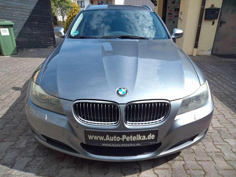 Gebraucht BMW 325 Sport Line 204 PS (150 kW) 2011 Spacegrau metallic Kombi