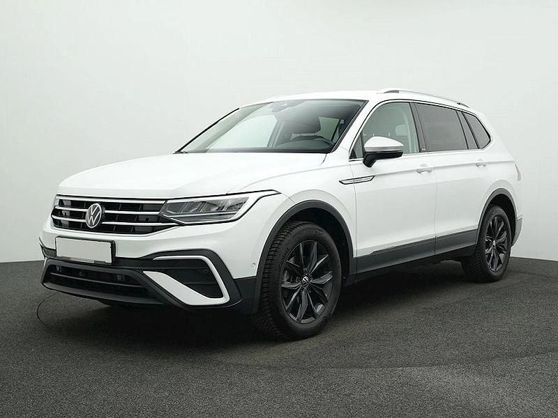 Weiss Gebraucht 2024 VW ID.7 Limousine | 39.089 € (Superpreis) - Bild 1/4