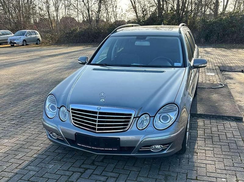 Gebraucht Mercedes E220 170 PS (125 kW) 2008 Palladiumsilber  metalliclack Kombi